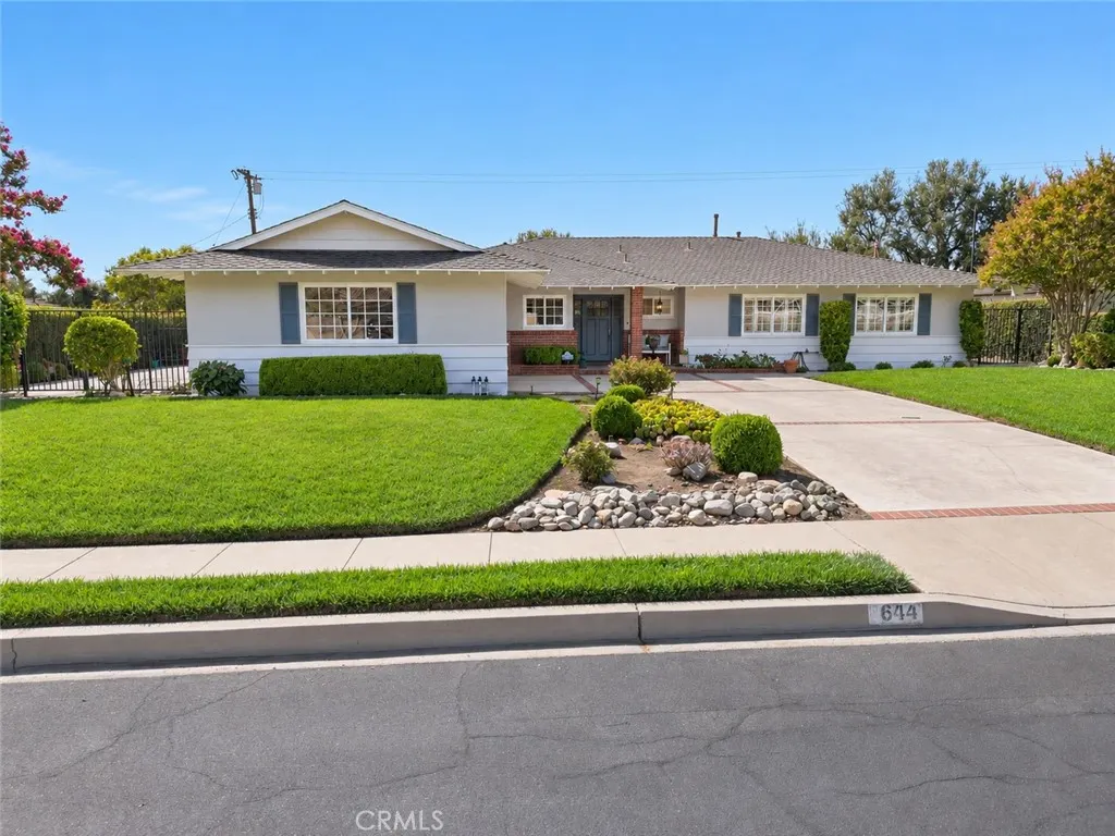 644 Crestglen Road