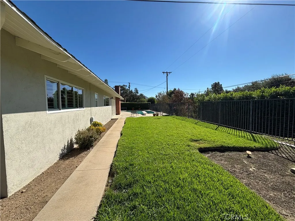 644 Crestglen Road