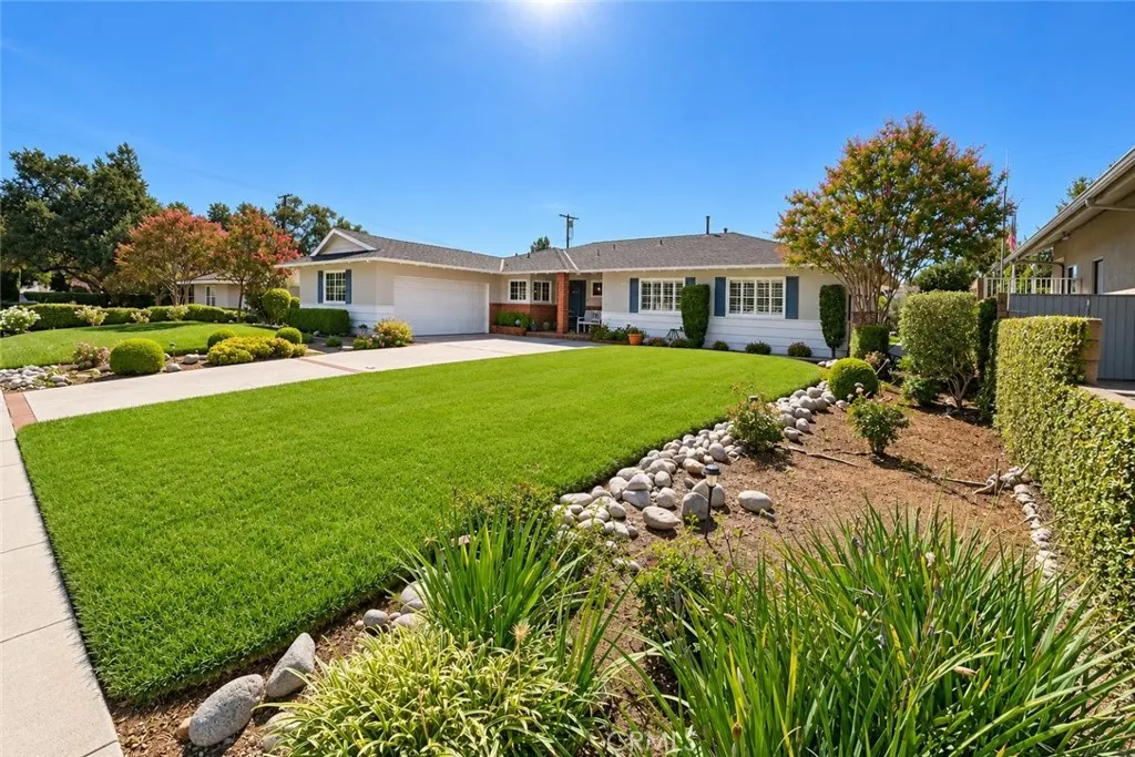 644 Crestglen Road
