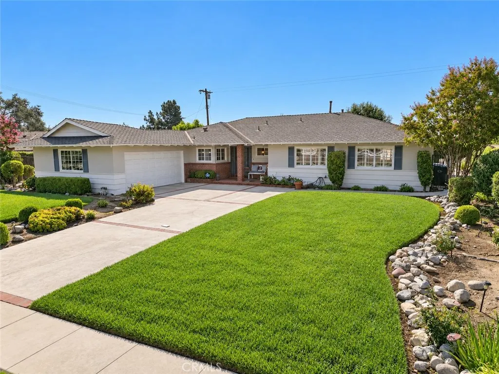 644 Crestglen Road