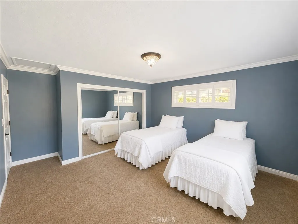644 Crestglen Road