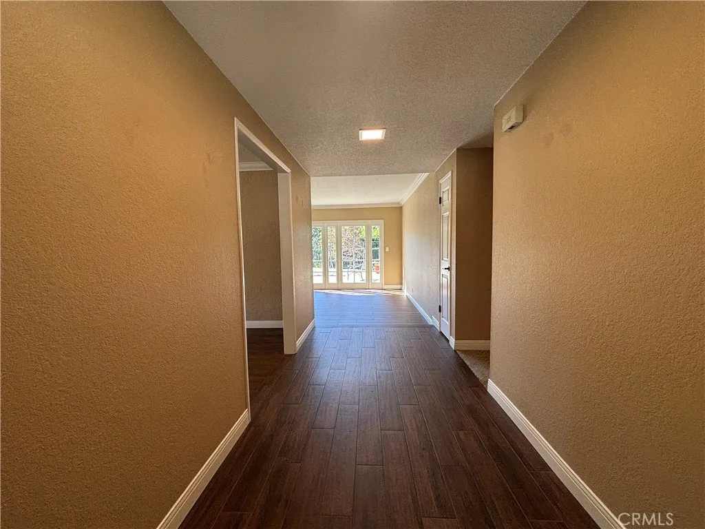 644 Crestglen Road