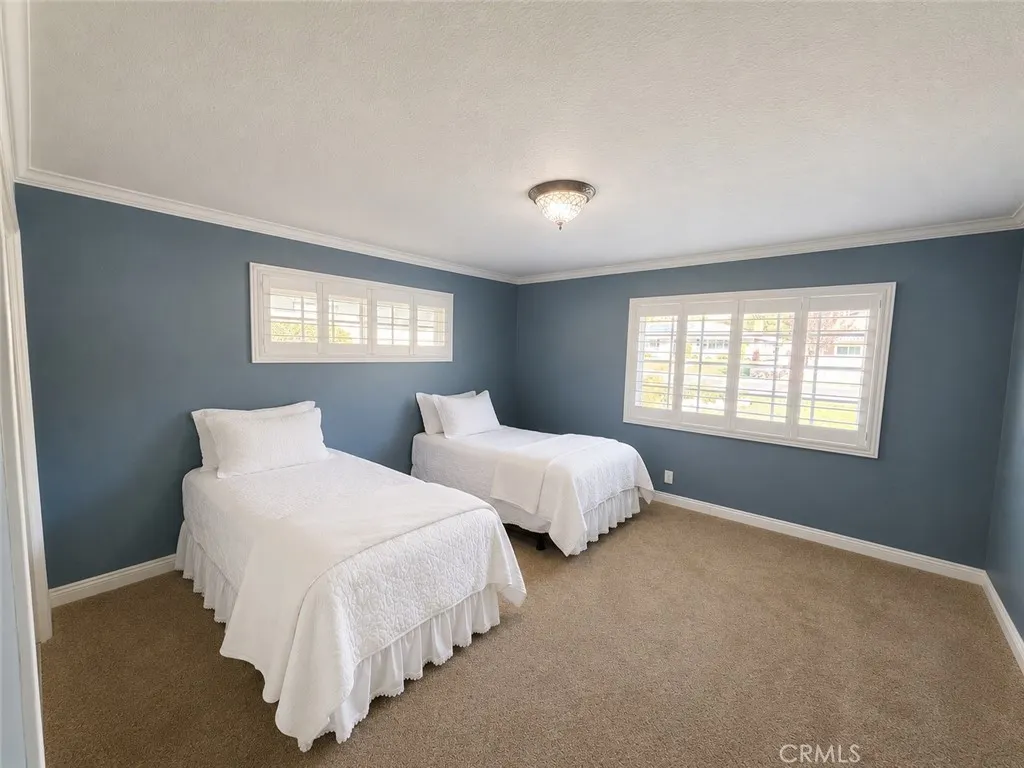 644 Crestglen Road