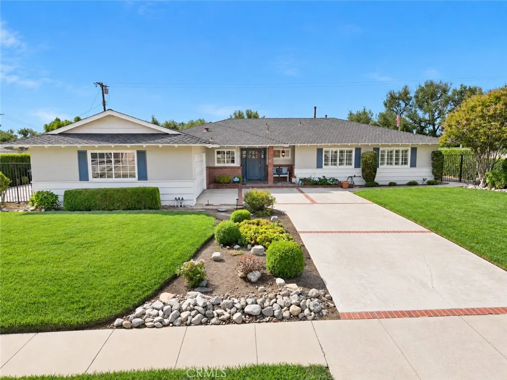 644 Crestglen Road
