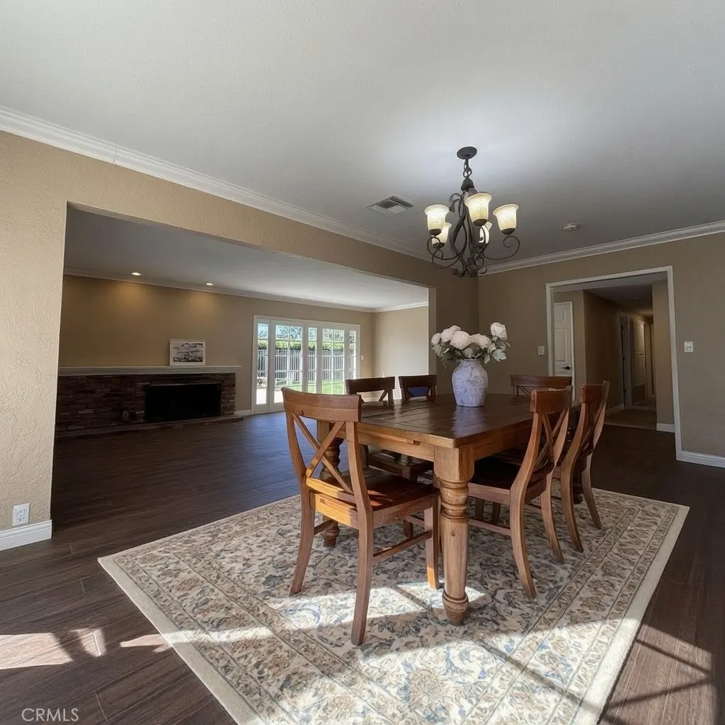 644 Crestglen Road