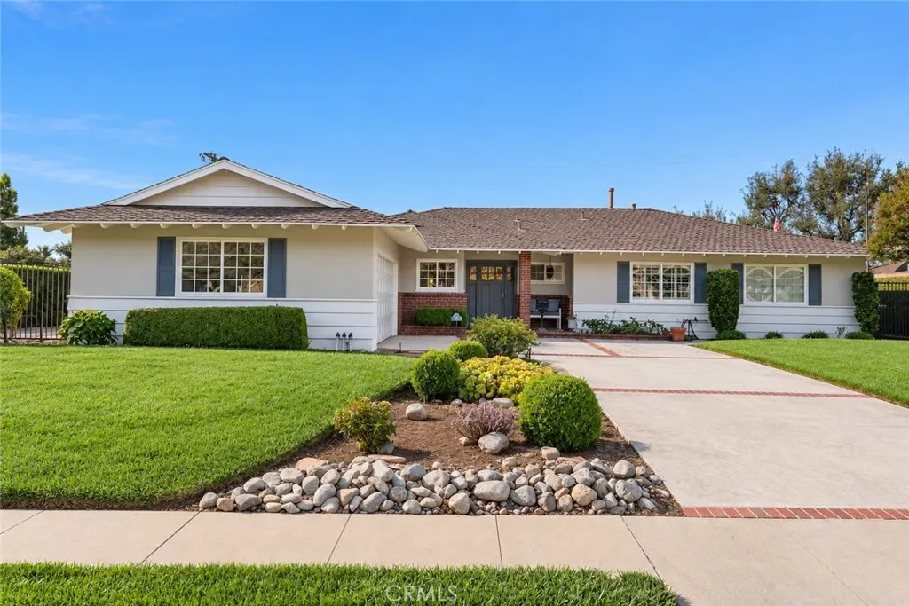 644 Crestglen Road