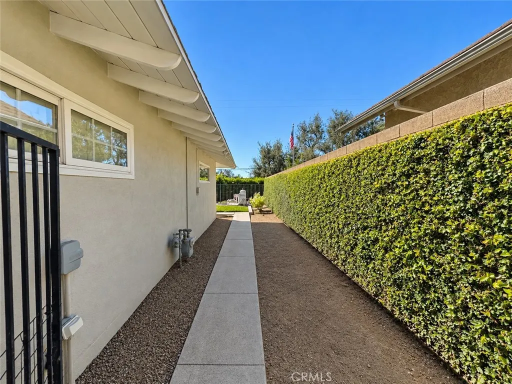 644 Crestglen Road