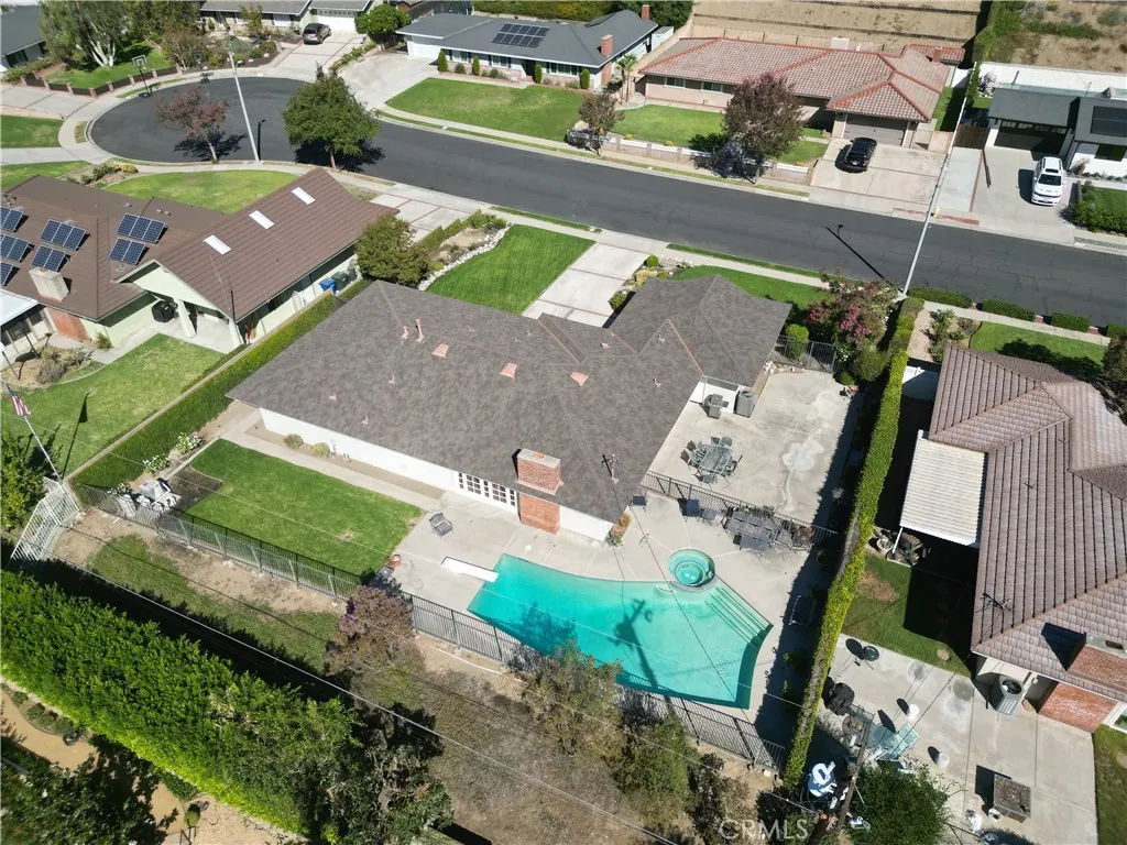 644 Crestglen Road