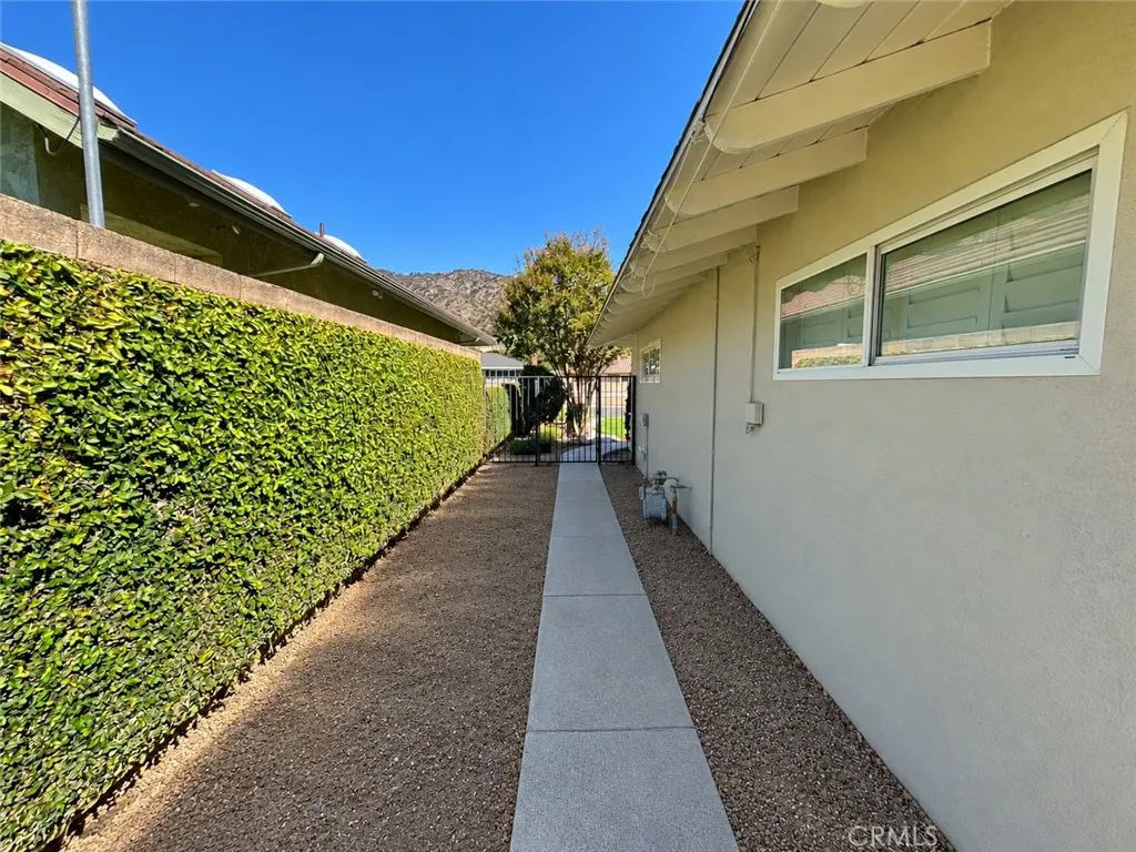 644 Crestglen Road