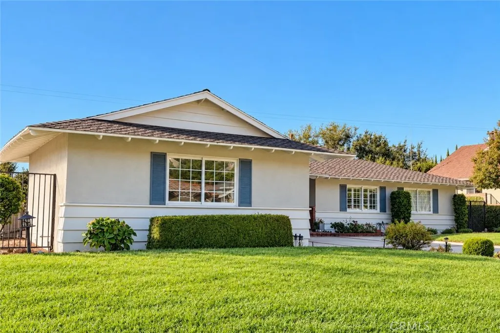 644 Crestglen Road