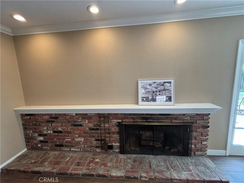 644 Crestglen Road
