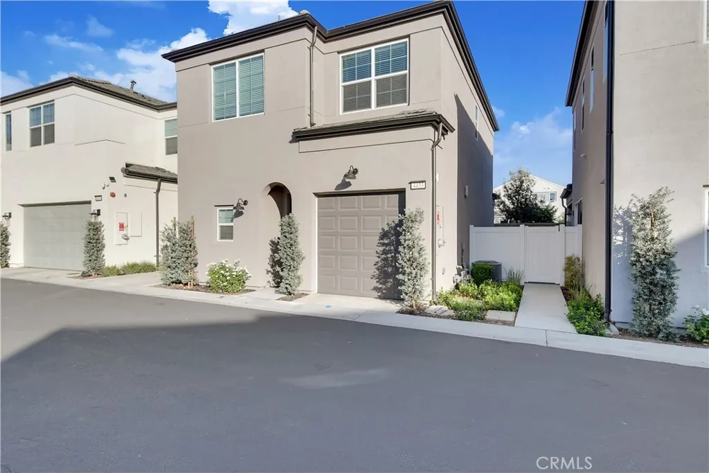 4433 S Fairmount Paseo