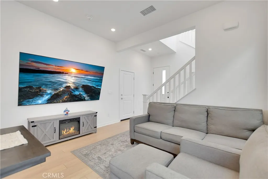 4433 S Fairmount Paseo