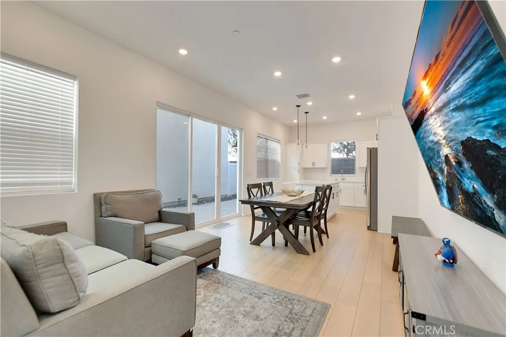 4433 S Fairmount Paseo