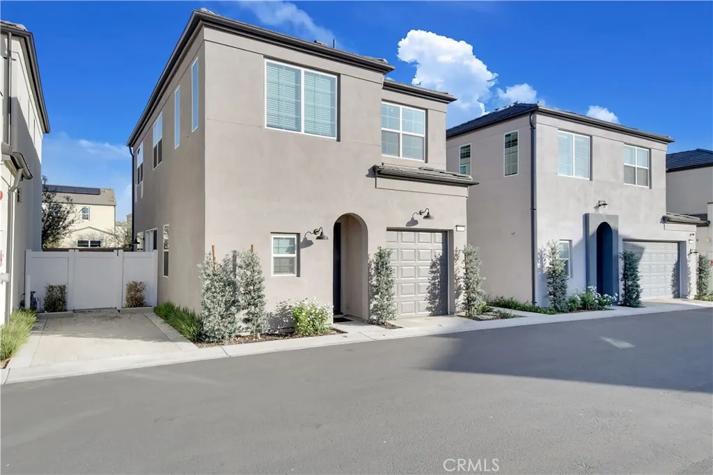 4433 S Fairmount Paseo