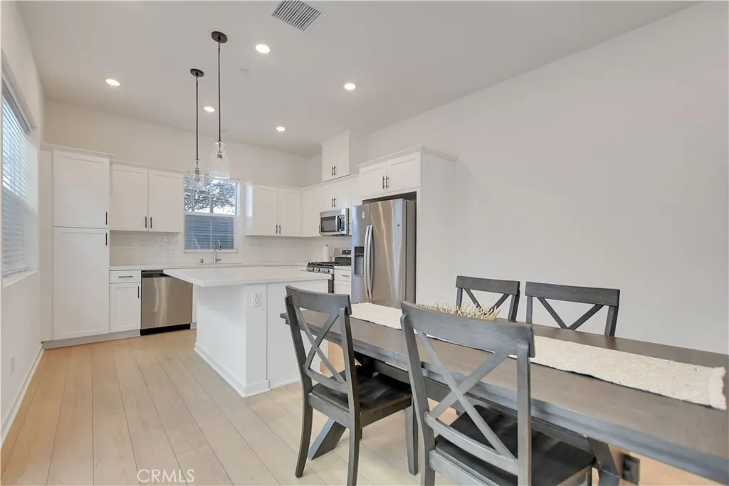 4433 S Fairmount Paseo