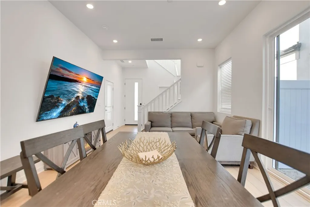 4433 S Fairmount Paseo