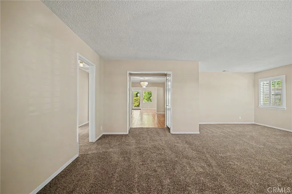 347 W Leeside