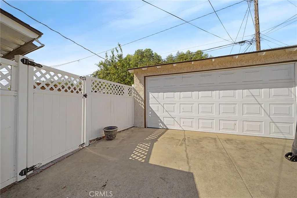 347 W Leeside
