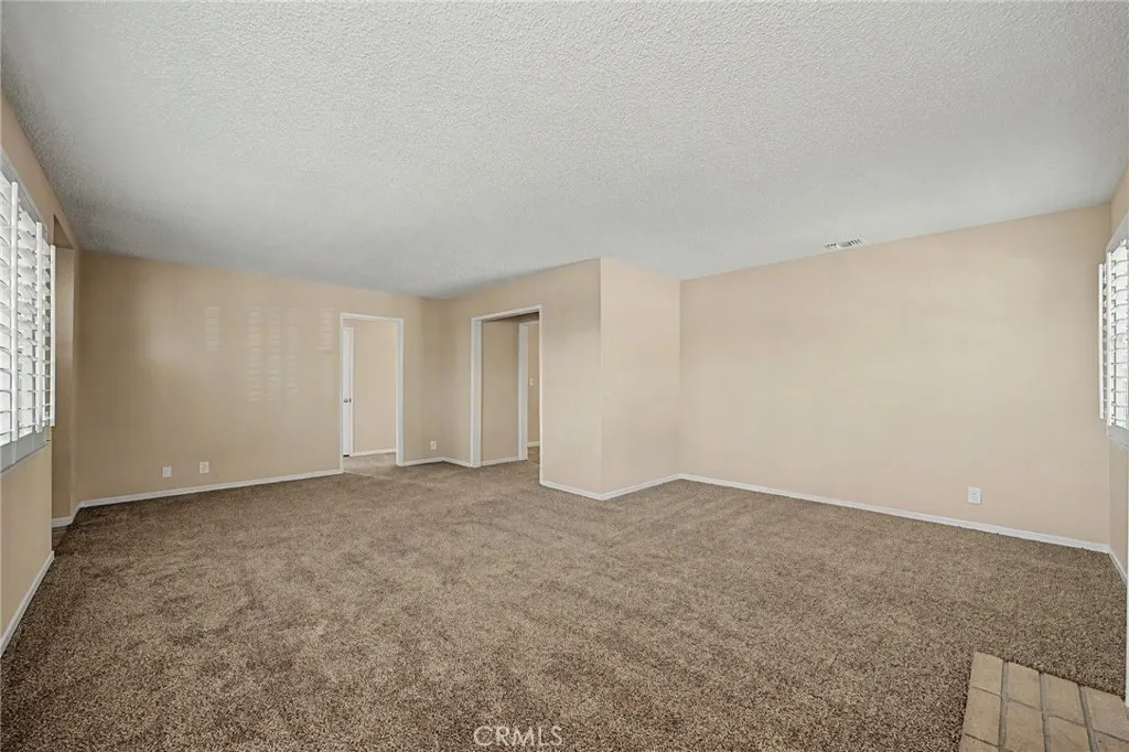 347 W Leeside