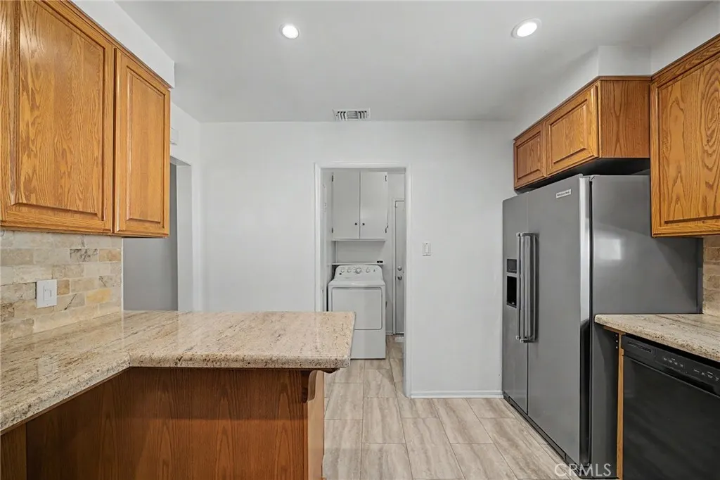 347 W Leeside