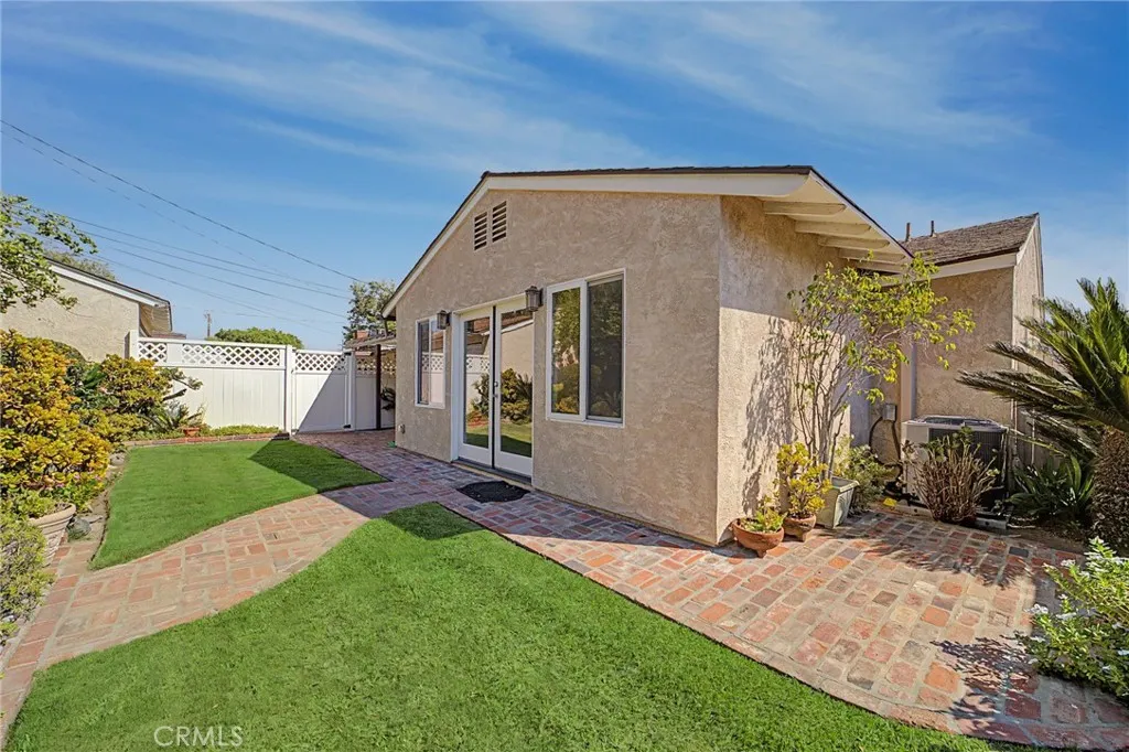 347 W Leeside