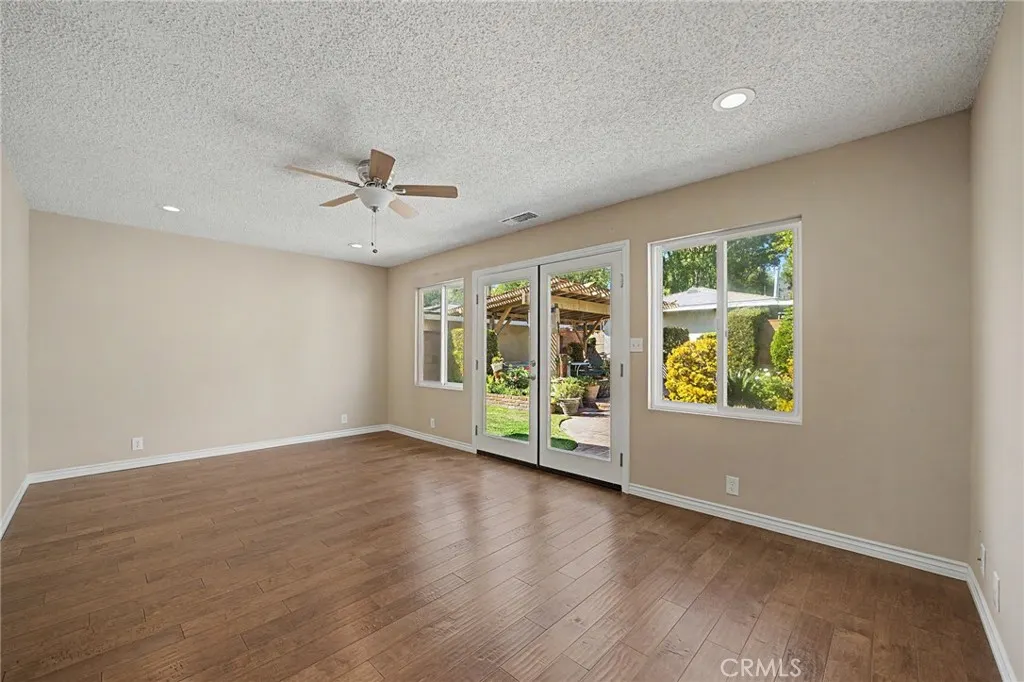 347 W Leeside