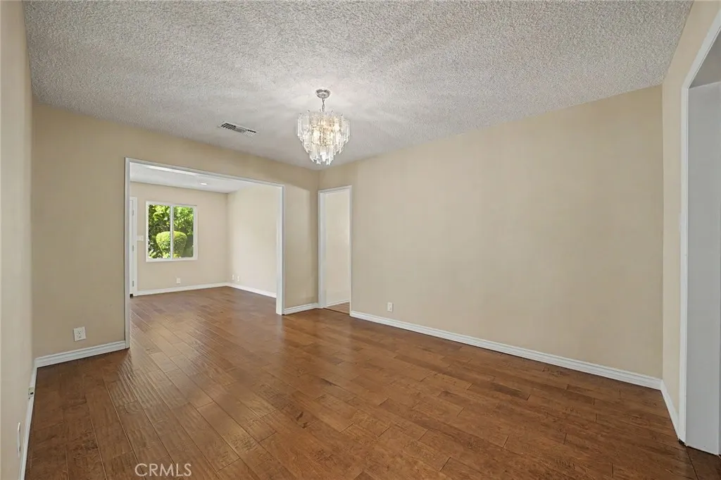347 W Leeside