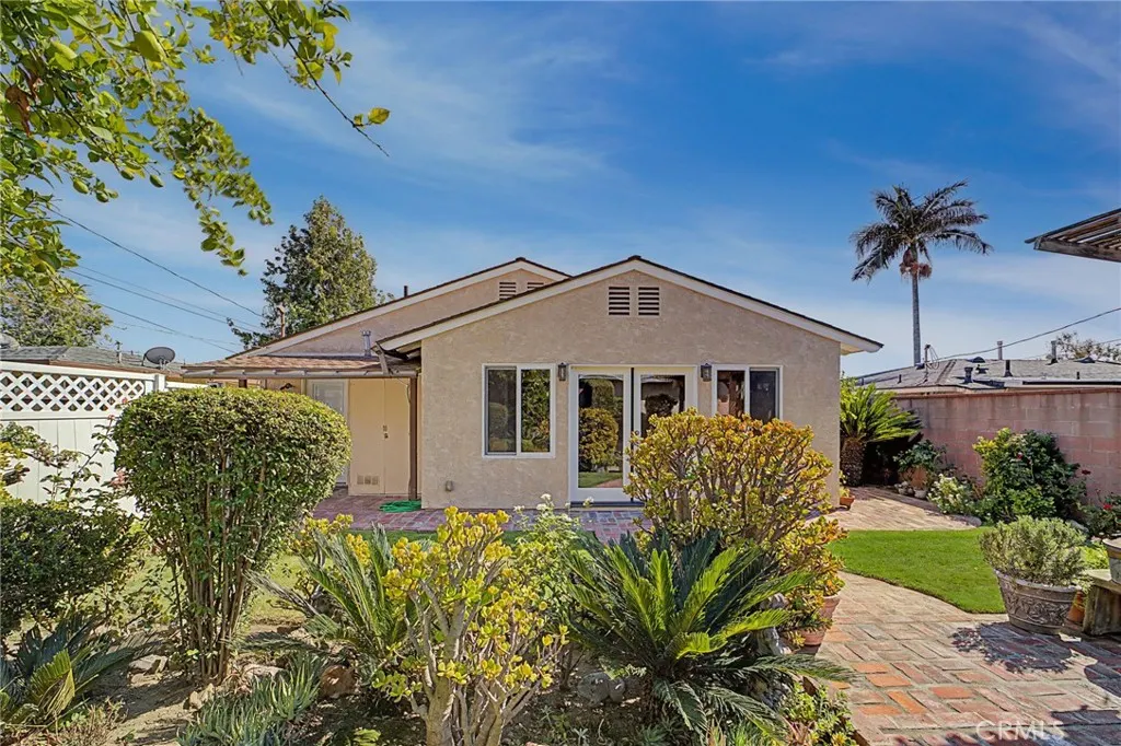 347 W Leeside