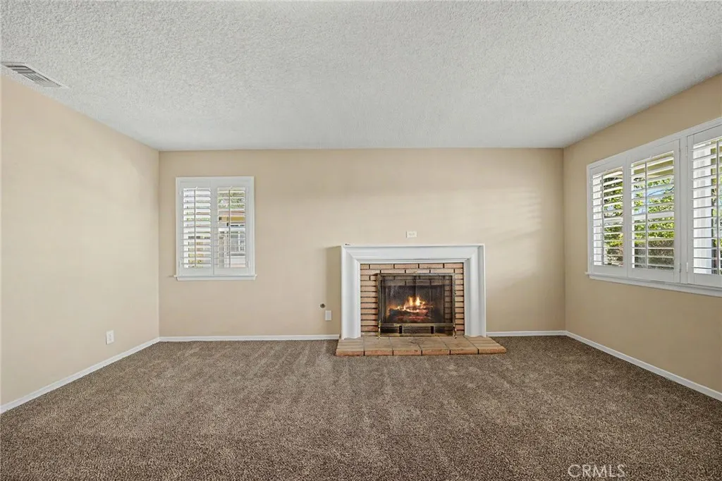 347 W Leeside