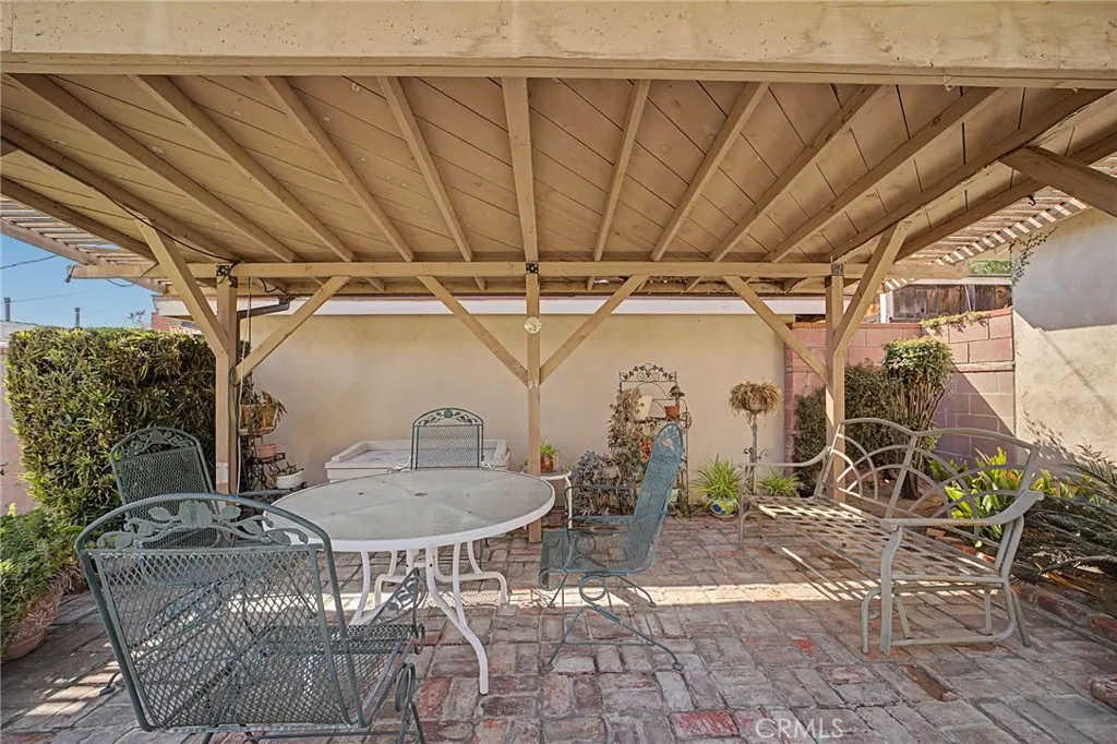 347 W Leeside