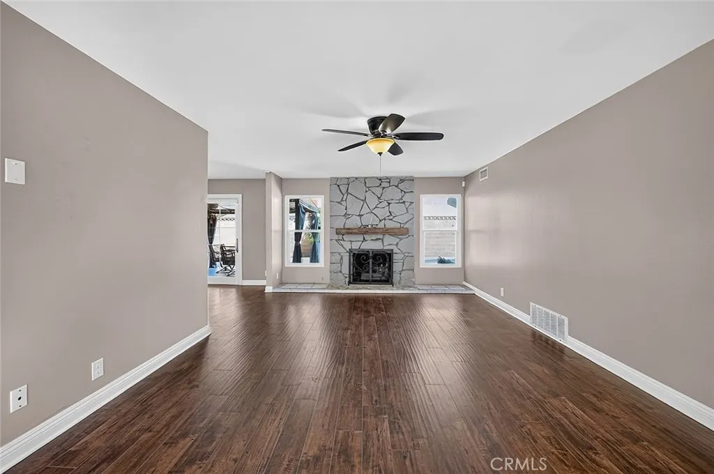 1630 E Edgecomb