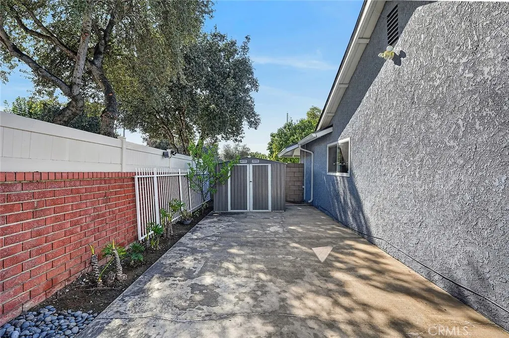 1630 E Edgecomb