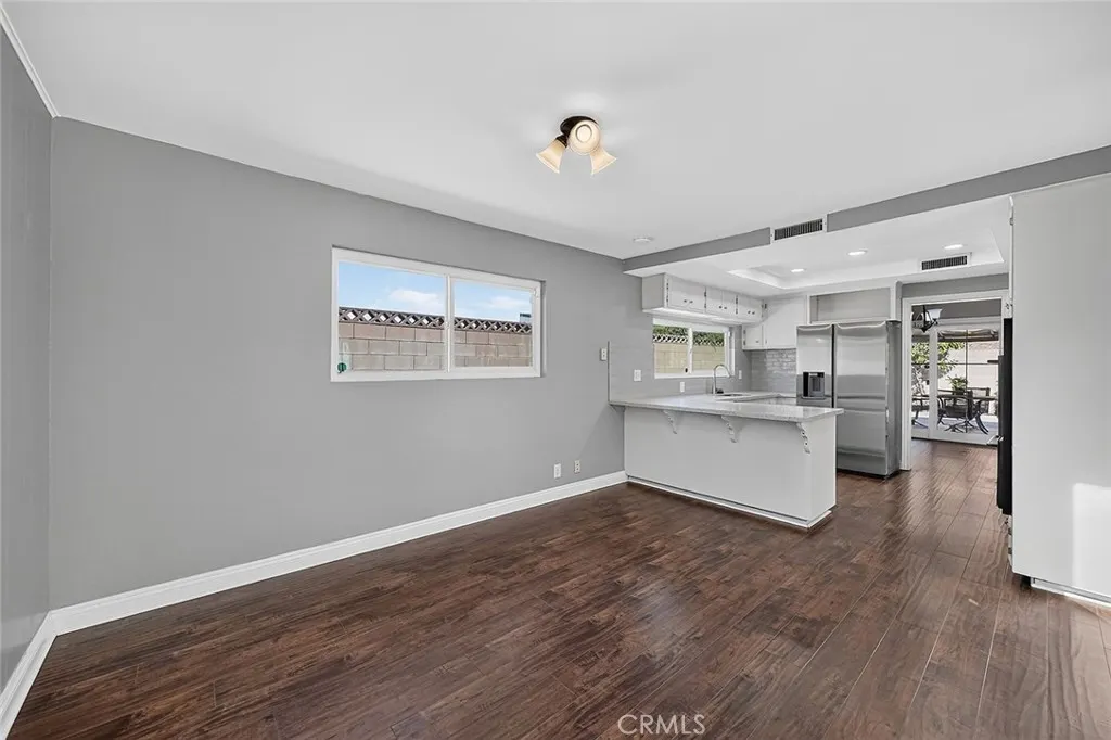 1630 E Edgecomb