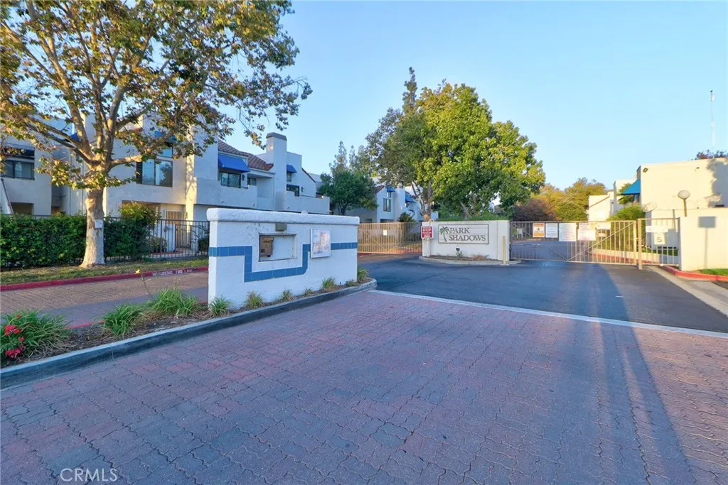 652 Park Shadow Court