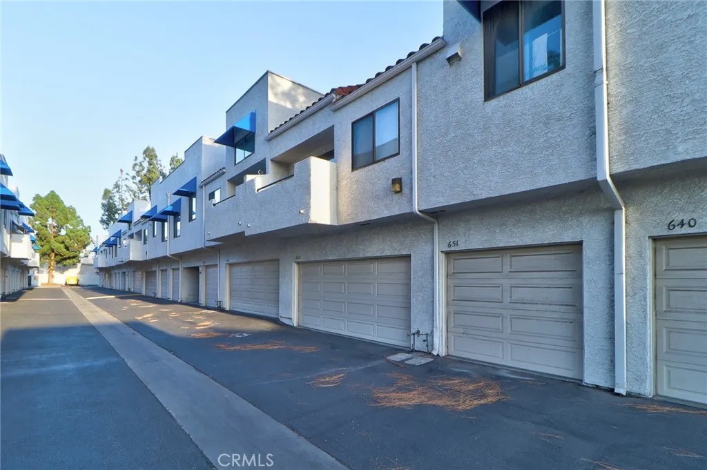 652 Park Shadow Court