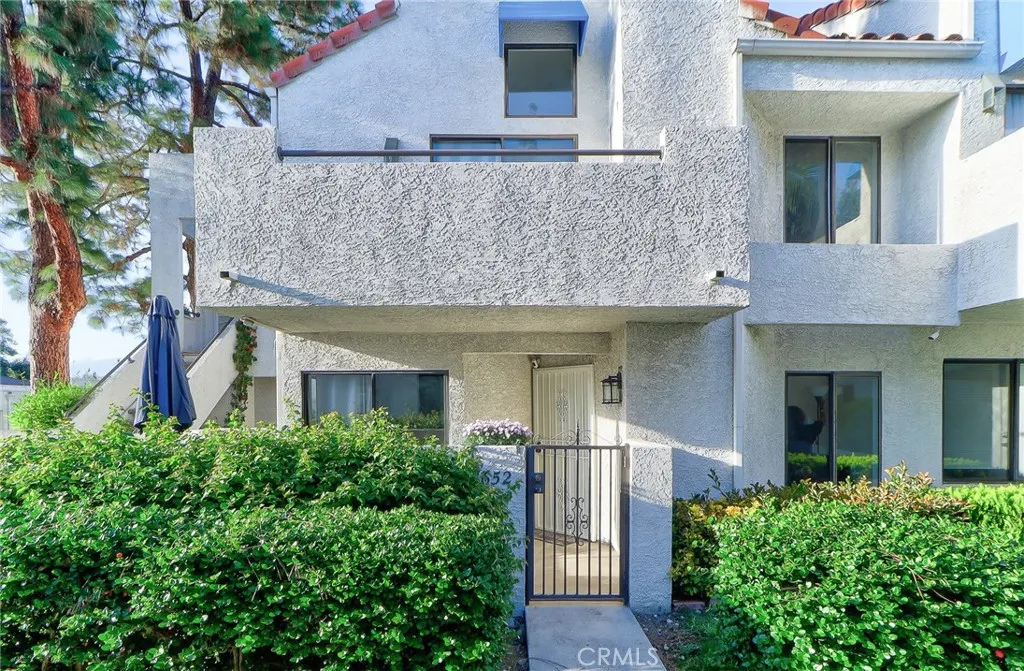652 Park Shadow Court