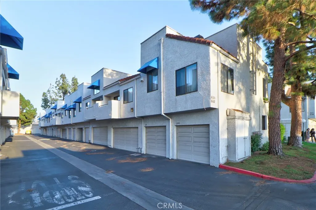 652 Park Shadow Court
