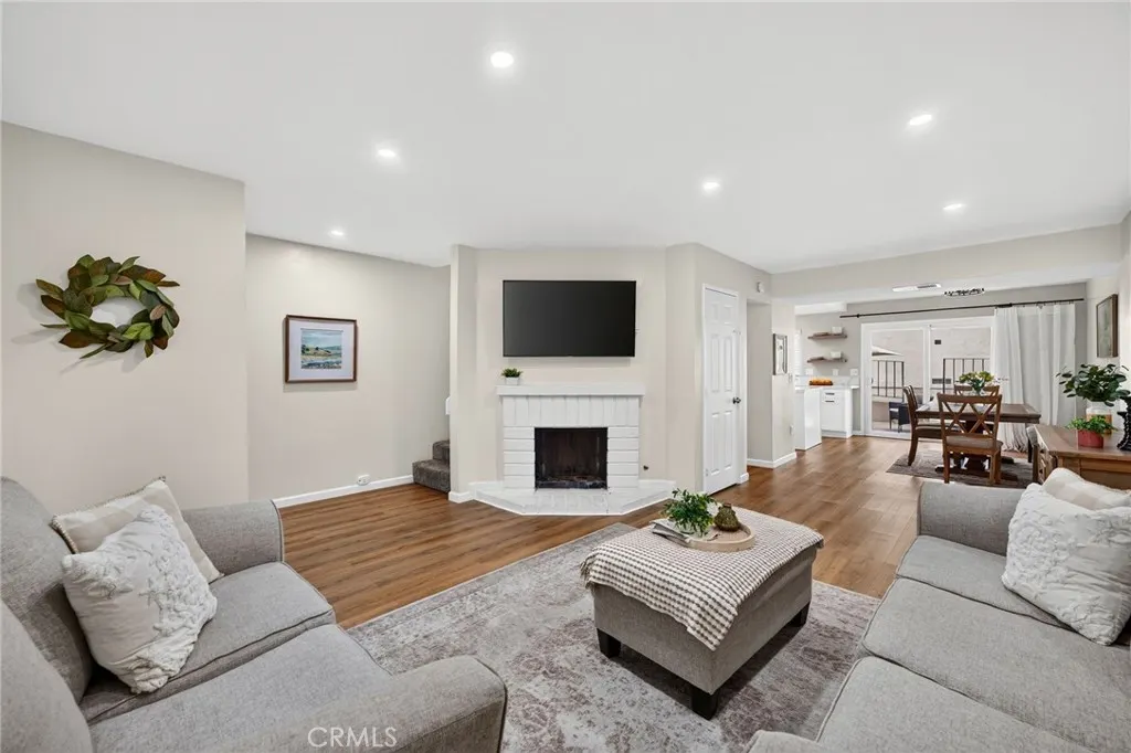 1285 Tarryglen Ln