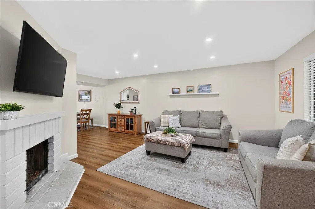 1285 Tarryglen Ln
