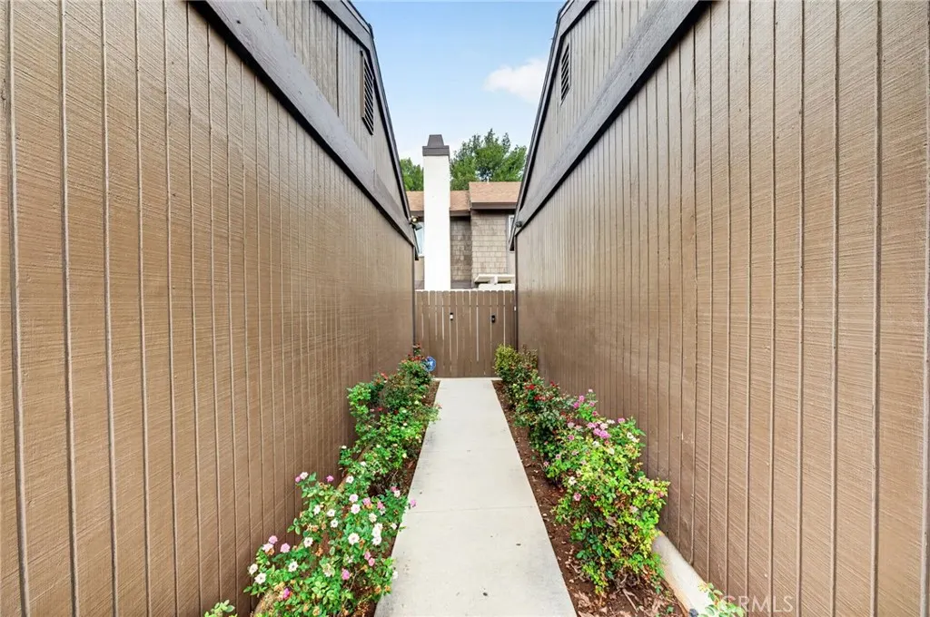 1285 Tarryglen Ln