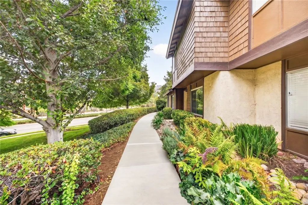 1285 Tarryglen Ln