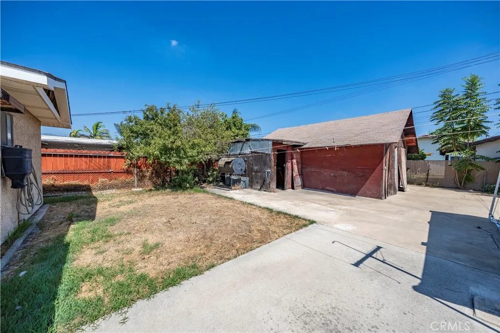 5508 N Aspan Avenue