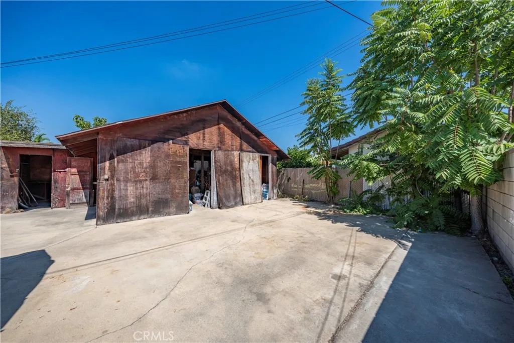 5508 N Aspan Avenue