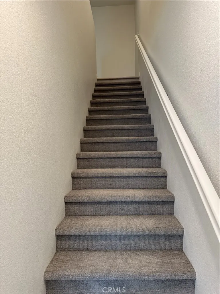 4258 S Laguna