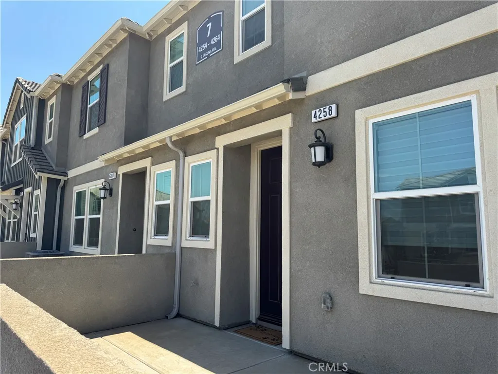 4258 S Laguna