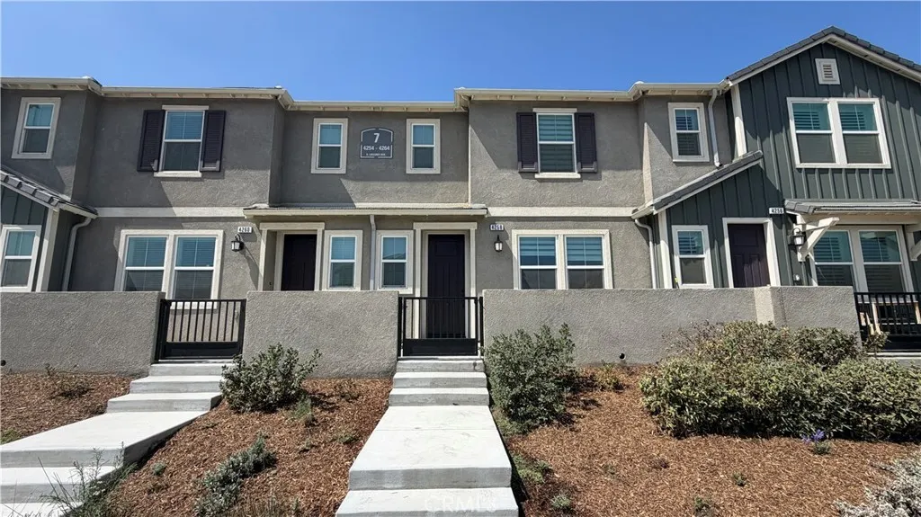 4258 S Laguna