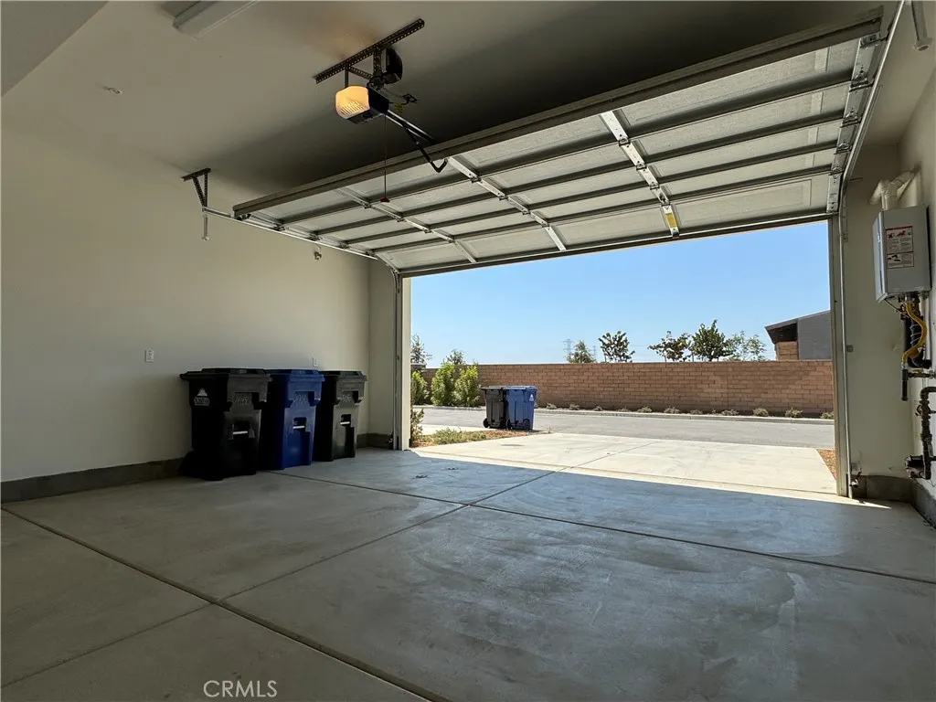 4258 S Laguna