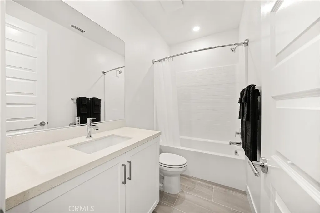 3575 E Indigo Privado