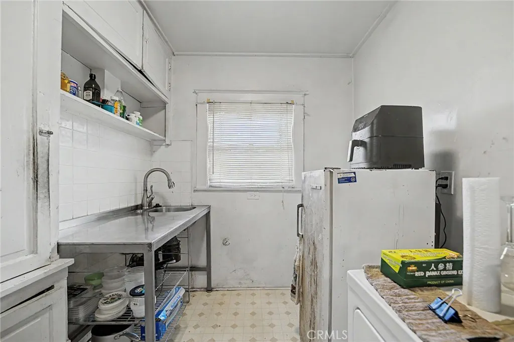 234 W 4th Street